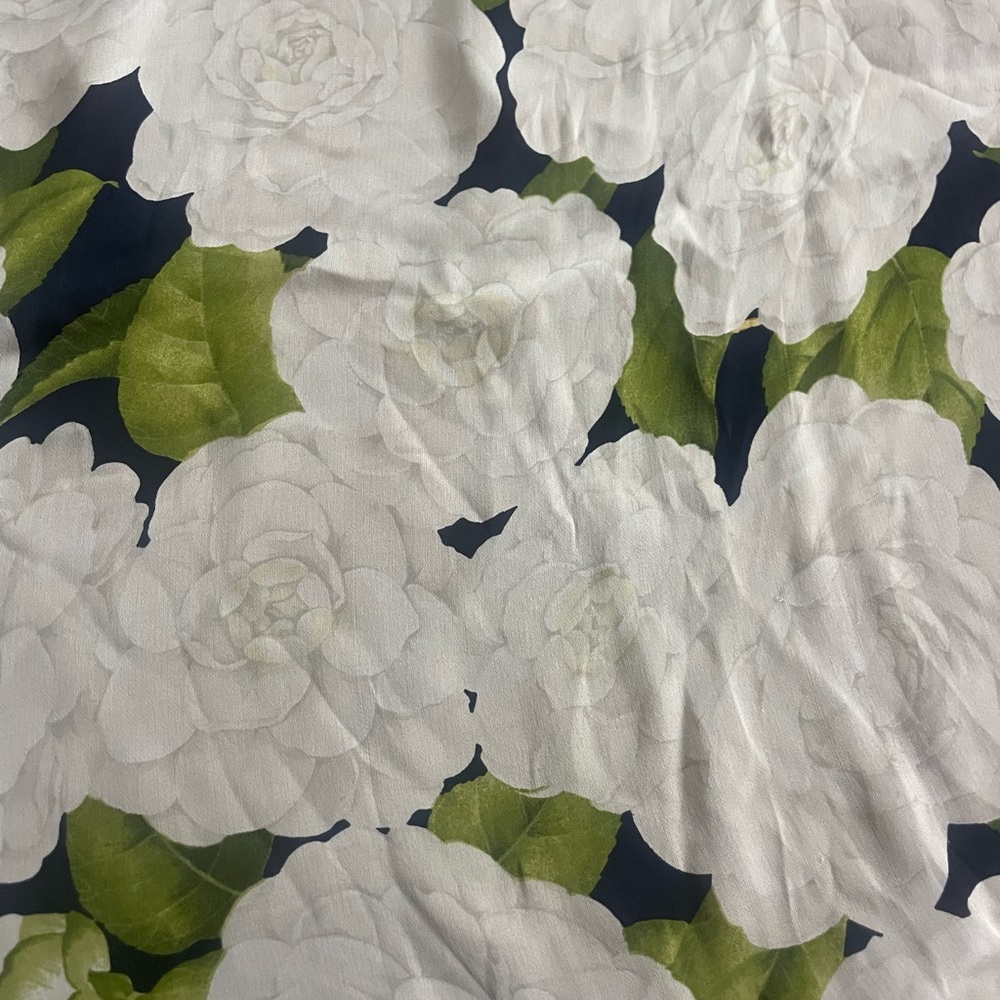 CHANEL Navy and White Floral Scarf - Picture 4 of 4